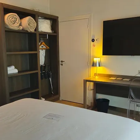 Western Acadie Paris Nord Villepinte 3*